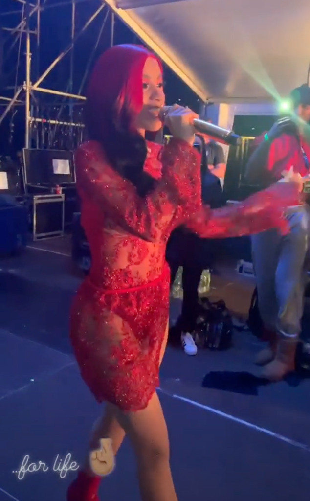 Cardi B, Australia, Concert, Instagram